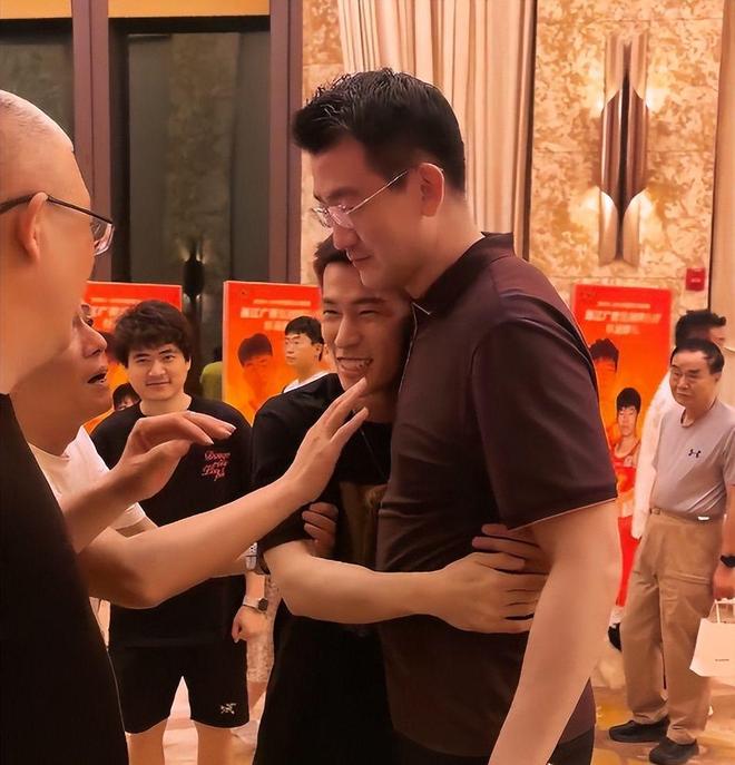 凯恩:那次越位很接近还有我应该获得一粒点球,但都不重要了