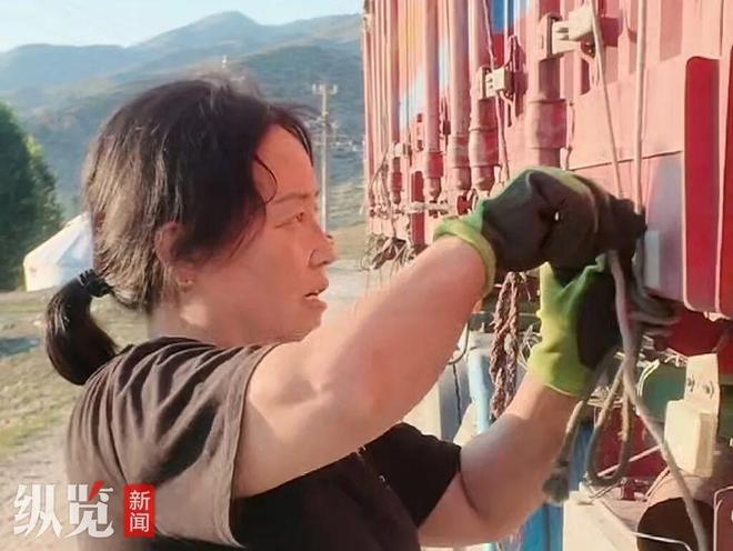 太丝滑！上海男篮外援弗格活动现场一套“中文”连招引爆全场
