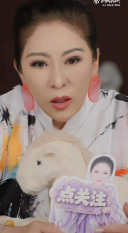 一审被判无期！67岁恒大老板许家印近照曝光：头发眉毛全白 体态微胖