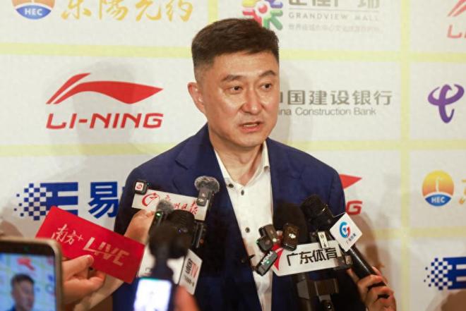 陌生老人进店休息晕倒，店家帮扶送医后老人离世，家属索赔10万，两次协商后赔1.9万，最新进展：司法部门介入，相关部门提出补贴店家