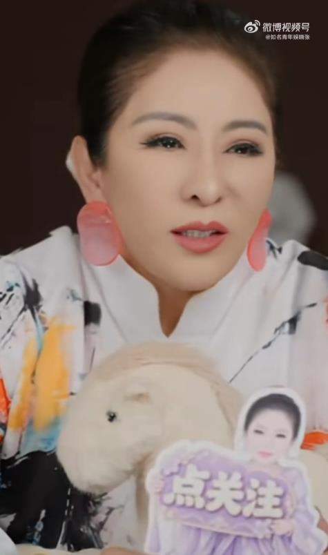 一审被判无期！67岁恒大老板许家印近照曝光：头发眉毛全白 体态微胖