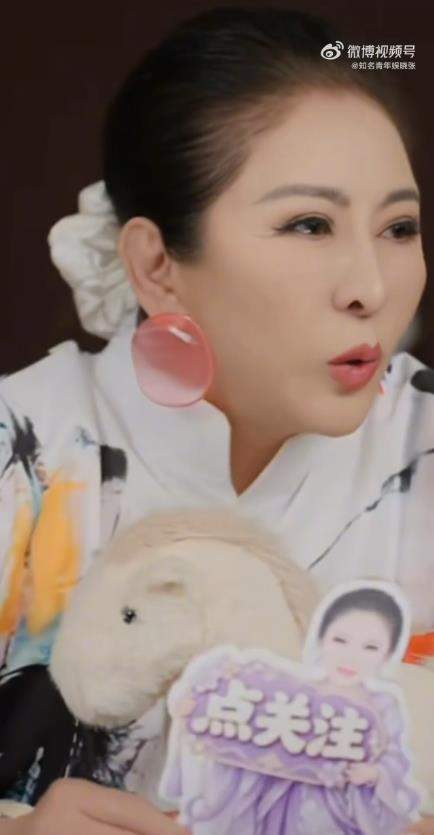 一审被判无期！67岁恒大老板许家印近照曝光：头发眉毛全白 体态微胖