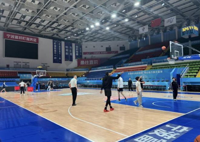 CBA：江苏提前续约庞峥麟，广东男篮再夺冠，徐昕确定登录海外联赛，广厦成功续约布朗