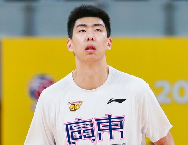 复出5天的小杨哥,撞得“头破血流”