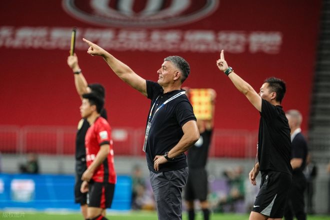 “东北超”：哈尔滨2:1战胜呼和浩特拿下主场胜利